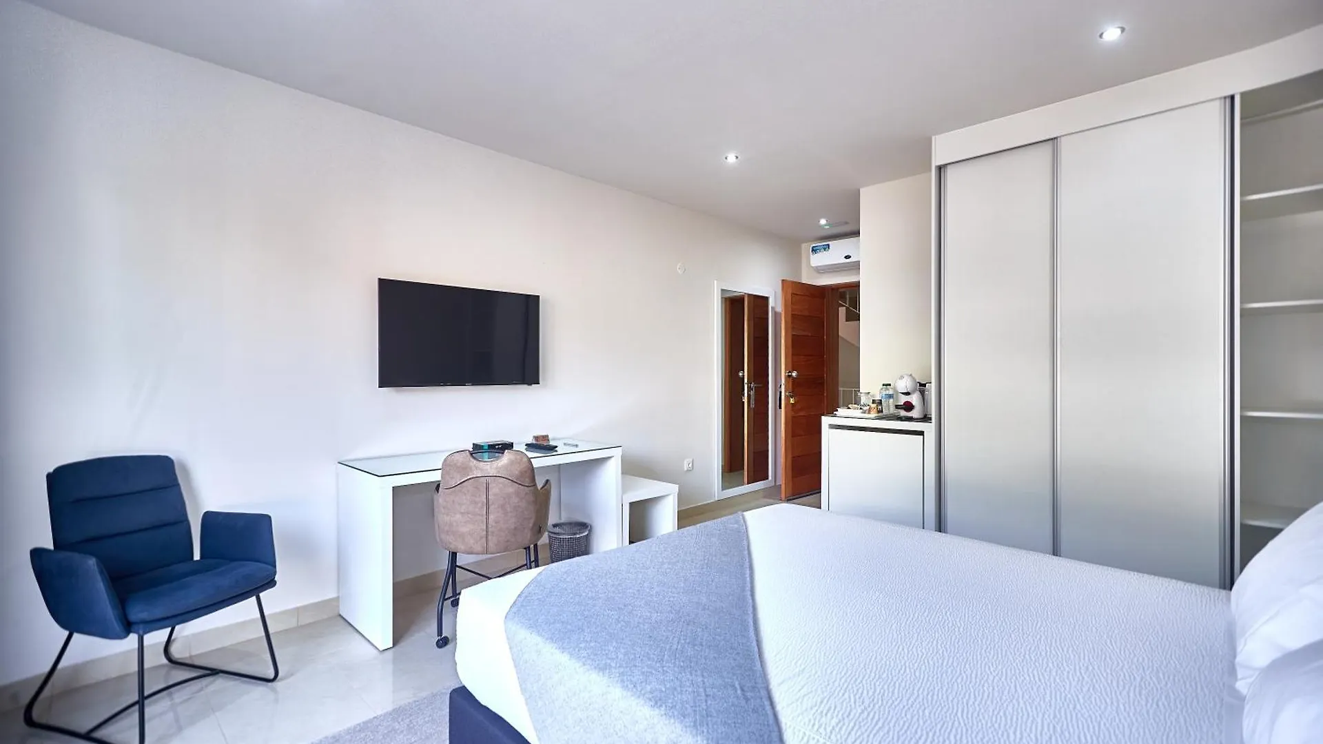 Cam'S Suites Santa Maria 0*,